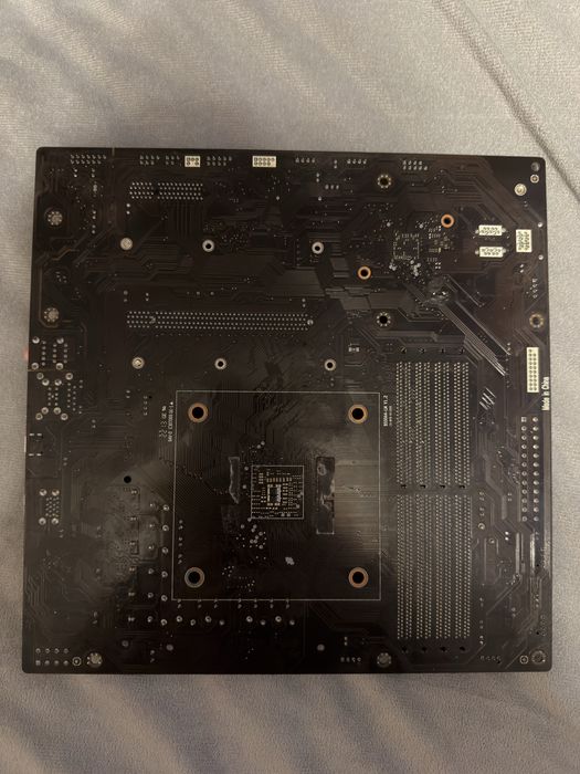 Материнская плата