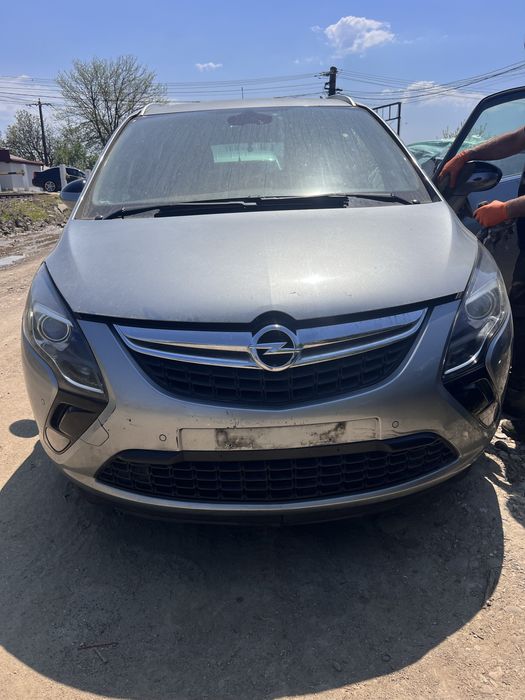 Compresor Ac  Opel Zafira C 1.6 turbo benzină