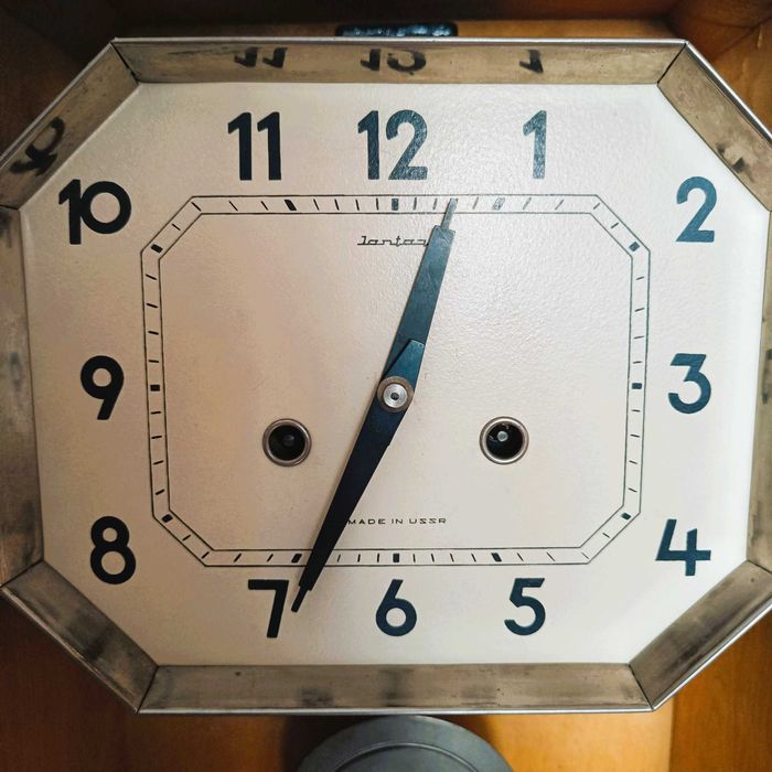 Ceas/pendula Jantar (URSS), Mecanic, Carcasă Lemn, Stare Foarte Buna