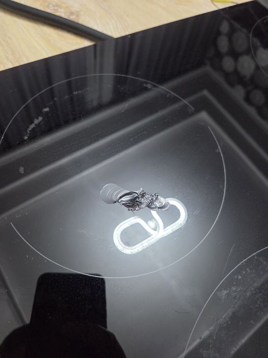 Продам варочную поверхность Haier