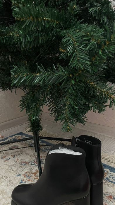 Женские ботинки LEO на каблуке 
Описание:
Продаютс