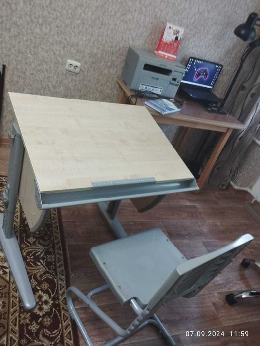 Стол для ребенка.