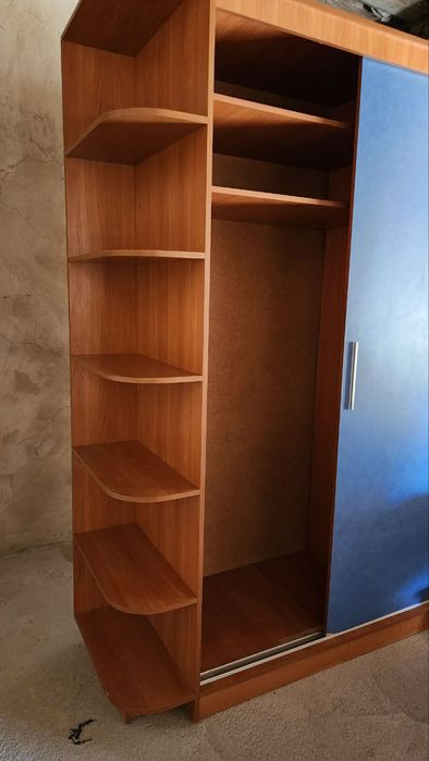 Продаю хороший шкаф