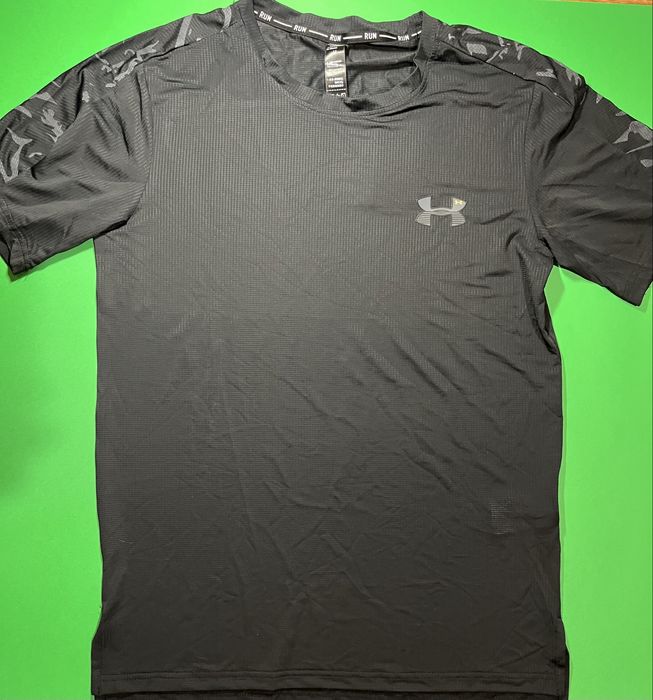 UNDER ARMOUR чисто нова