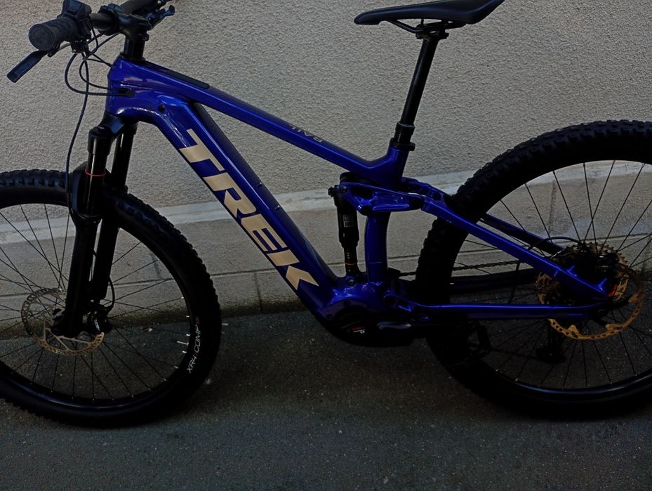 Bicicleta carbon electrica Trek Smart 750 wh