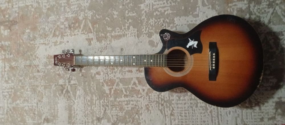 Продам гитару аккустическую