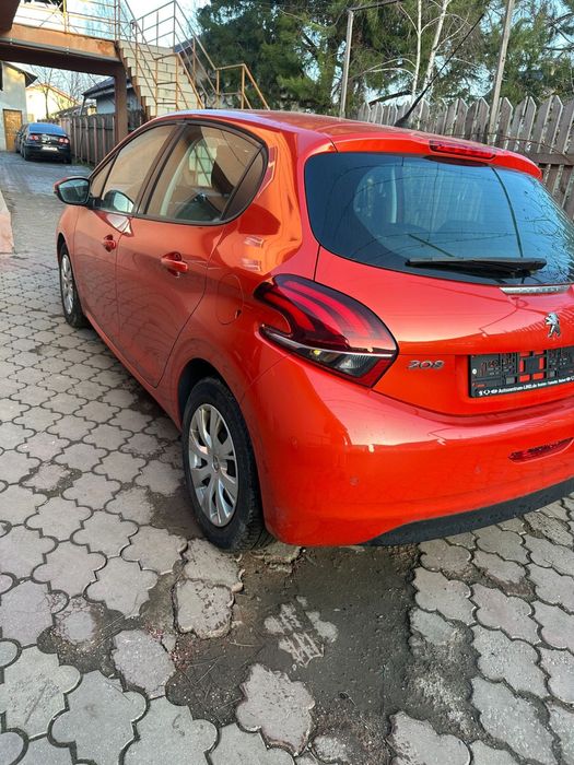 peugeot 208  An 2016