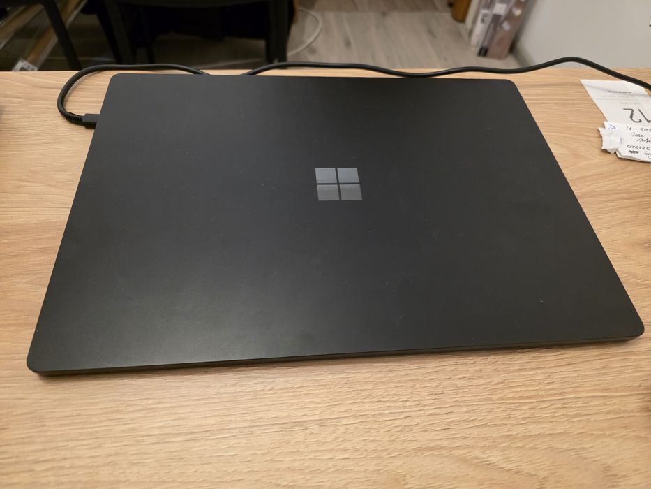 Laptop Microsoft Surface 3  , i7 , 1 TB , 32 GB Ram