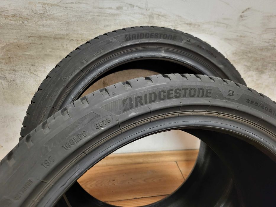 225/40/18 Bridgestone / 215/45/18 Continental / всесезонни гуми