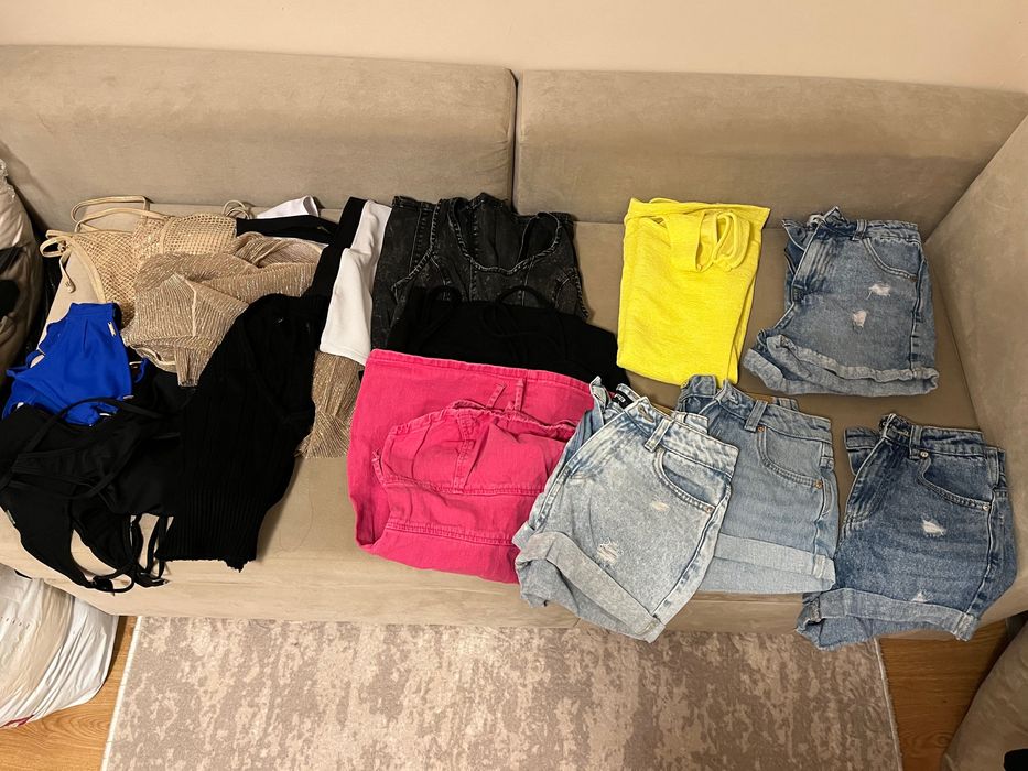 Огромен чувал с дамски дрехи