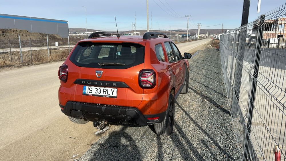 Vând dacia duster 4x4 diesel 1.5 dci an 2022 jante aliaj cârlig incalzire in scaune navigatie acte la zi stare impecabilă un singur proprietar