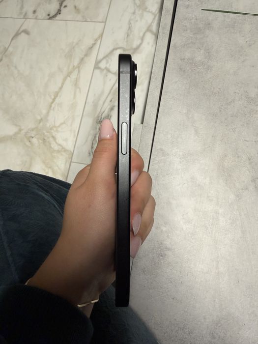 Iphone 15 , 84% baterie, 128 GB