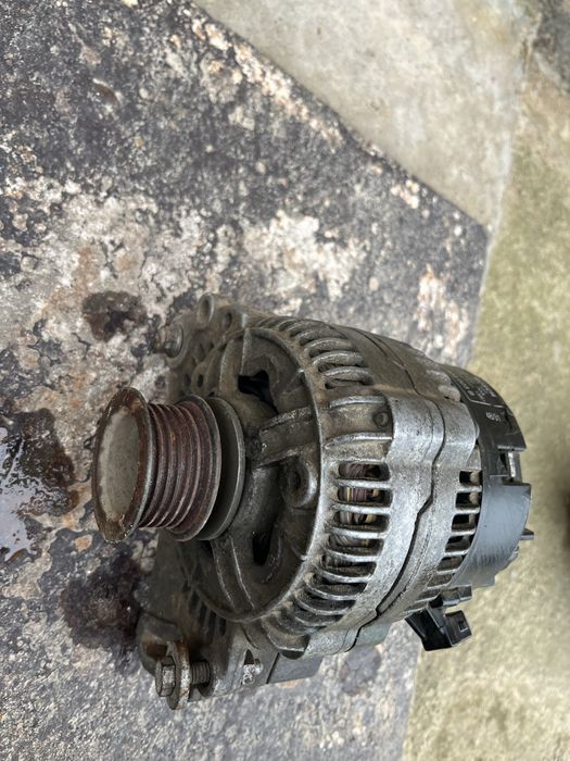 Генератор Volkswagen Golf 3