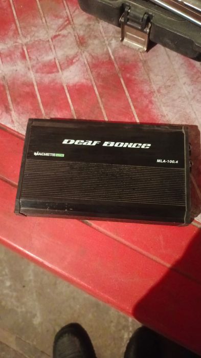 Продам усилитель в машину