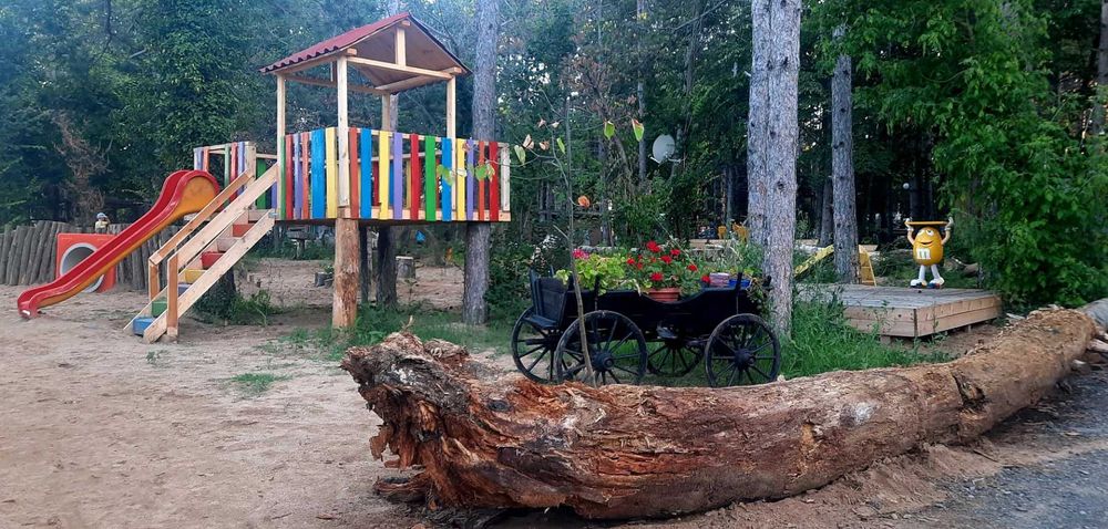 Каравана с бунгало за 6 човека - Къмпинг Созопол Еко