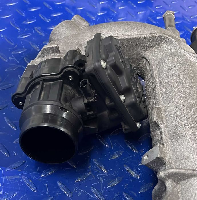 Admisie motor BMW B57 8575696 (cu 4 turbine)