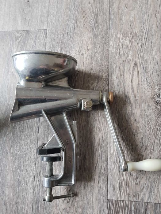 Алуминиева преса за плодове и др.