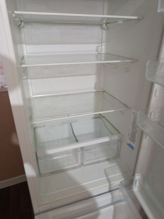 Срочно продам холодильник Индезит
