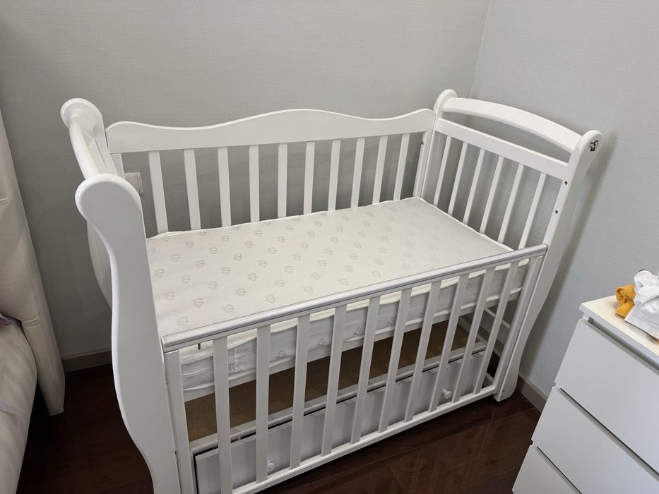 Детская кровать, качается