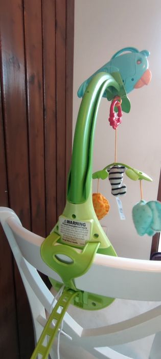 Fischer Price музикална въртележка за кошара