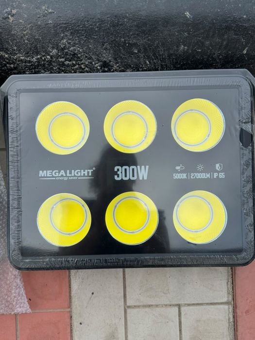 Прожектор 300w и 200 w