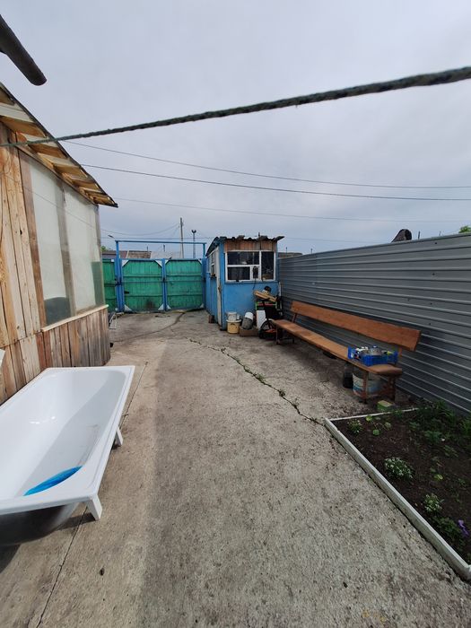 Продам дом район бензостроя.