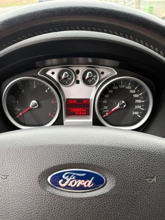 Vând Ford Kuga 2012