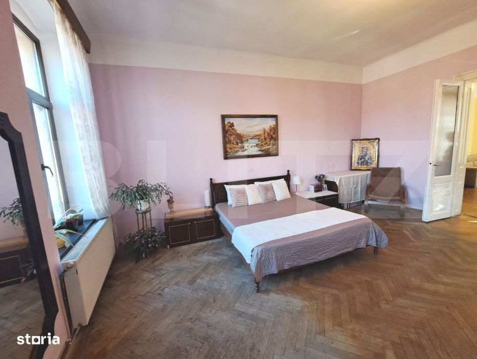 Apartament de vanzare, 6 camere, 182 mp, gradina comuna, Centrul Istor