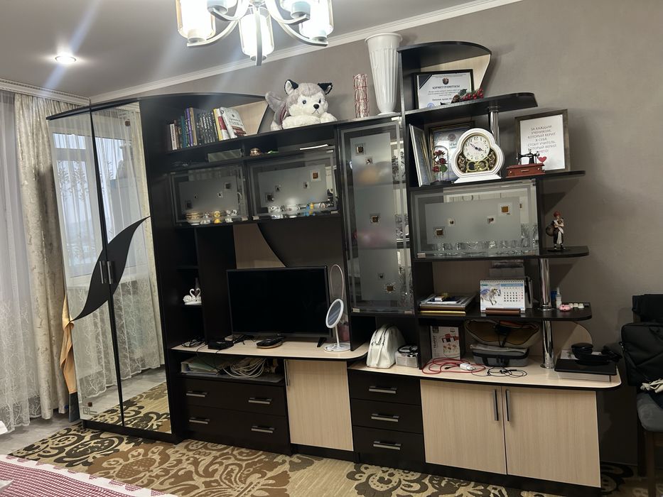 Продам стенку . Самовывоз