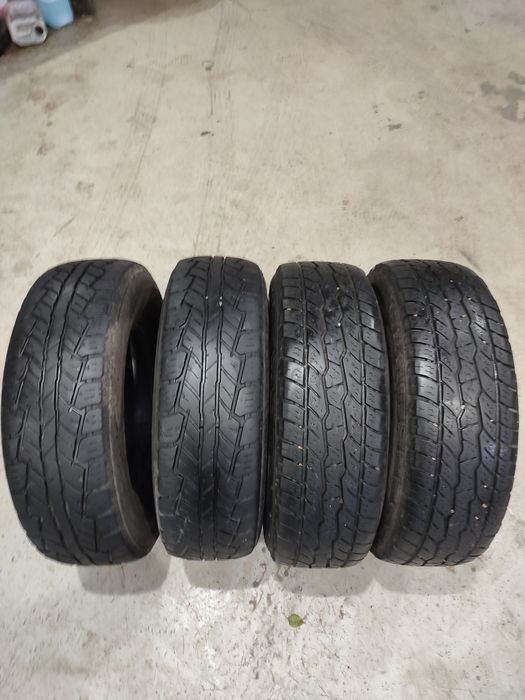 Продам комплект резины 235/75/15