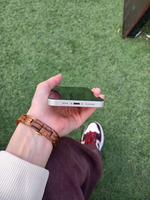 Продам айфон 13 срочно