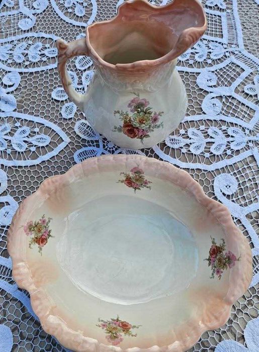 Викториански комплект за баня - кана 4,5л. и леген, произход - Англия.