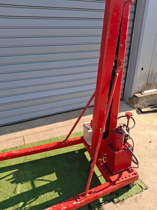 Електрически хидравличен кран тип жираф 12 V