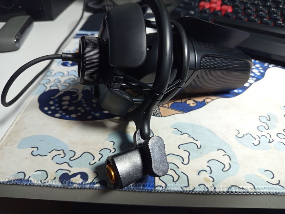 СРОЧНО Продам микрофон FIFINE K720