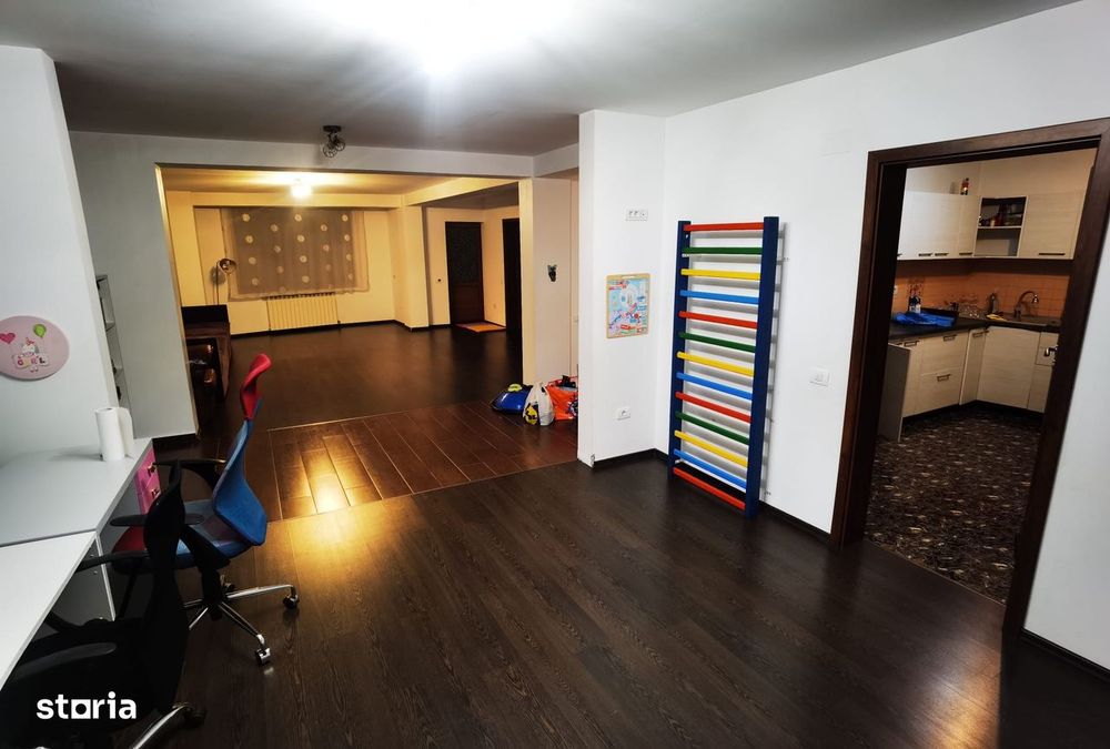 Navodari - Vila D+P+2 +T - ideală pt 2 familii sau ca Business