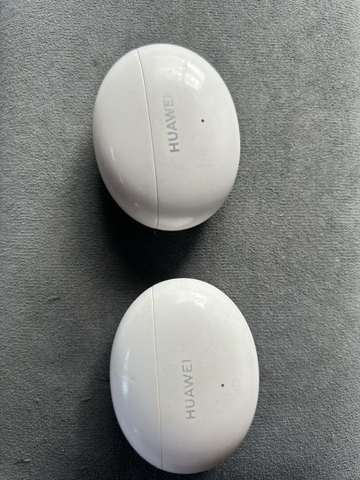 Кейсы от наушников Huawei