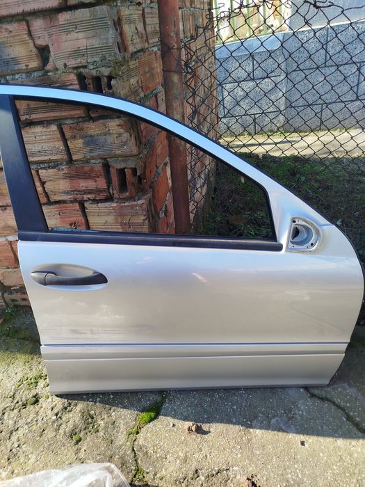 Предна дясна врата за Мерцедес w203 фейслифта 2005