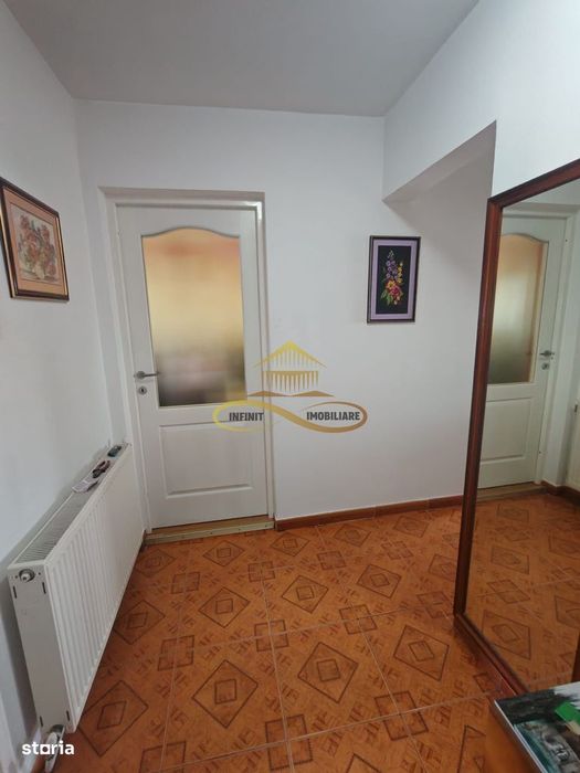 Vand apartament 3 camere decomandate – zonă Ștefan cel Mare