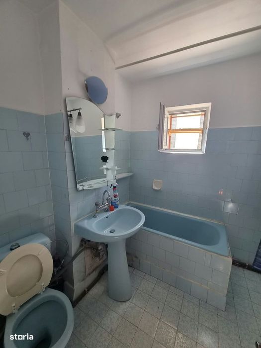 Apartament cu 2 camere de închiriat în Curtea de Argeș.