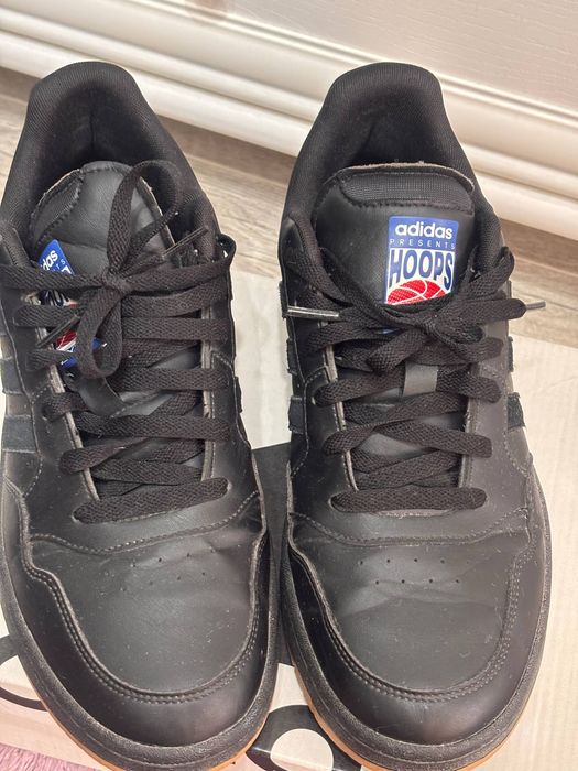 Кроссовки Adidas