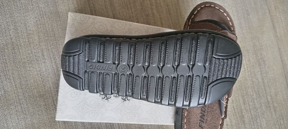 Новые детские кожаные шлепки