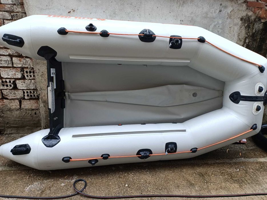 Лодка Kolibri 300D и Haswing Protuar