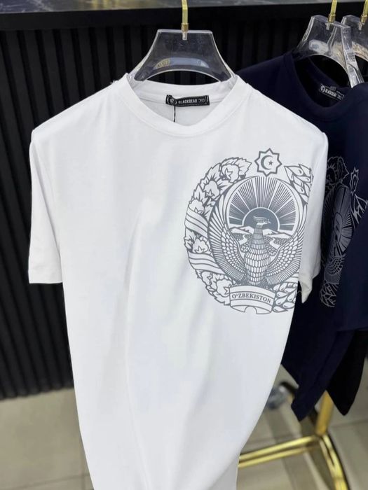 Davlat gerbli futbolkalar