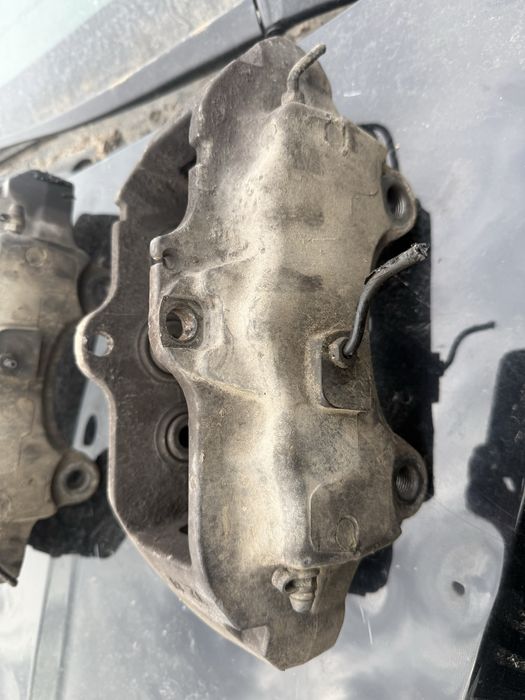 Предни спирачни  апарати VW touareg Audi Q7 18 ZR