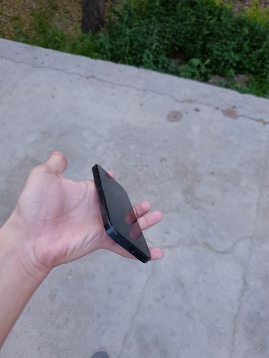 iPhone 16 pro black сотилади