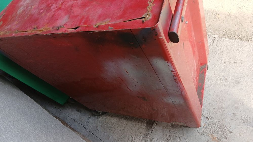 Шкаф за инструменти