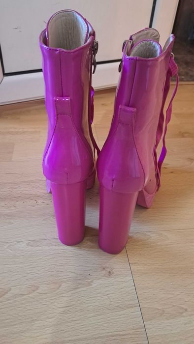 Дамски обувки на ток