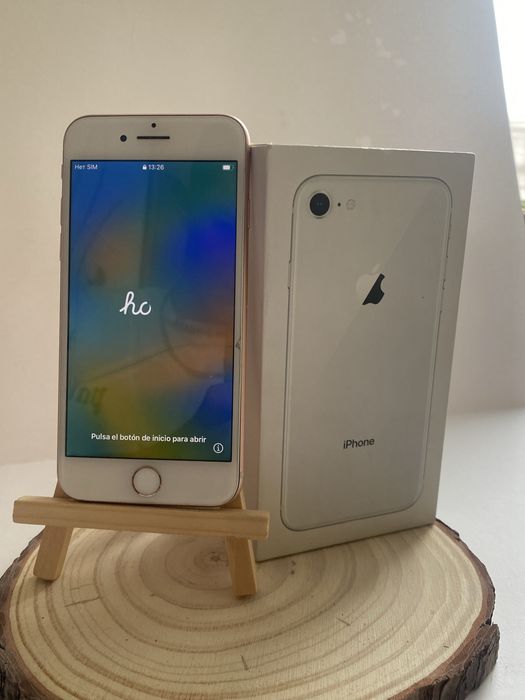 Продам айфон 8 на 64