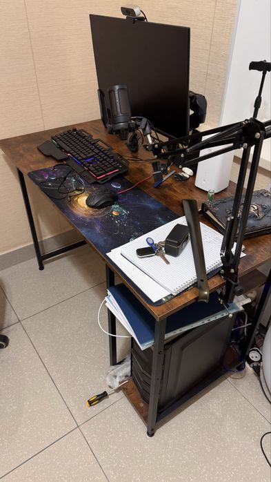 Стол в офис в стиле лофт