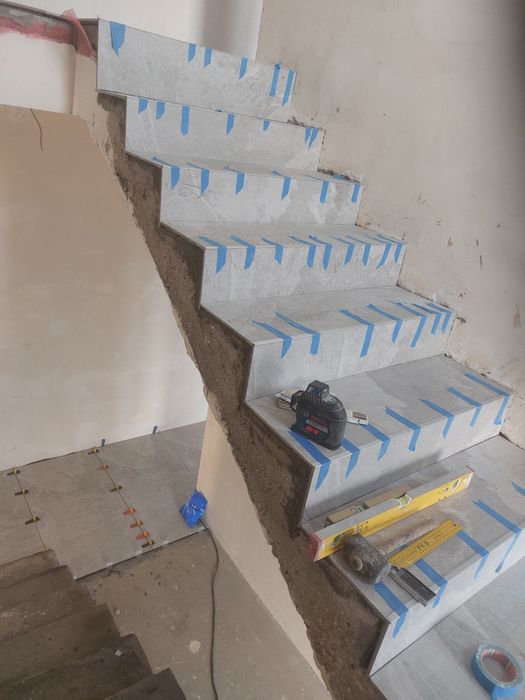 Montaj gresie Oradea Montaj faianta Oradea amenajari interioare Oradea Renovari apartamente Finisaje interioare Oradea